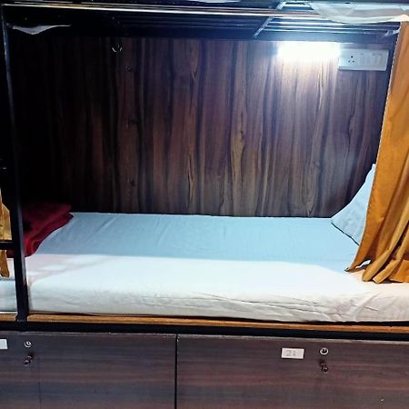 فندق Golden View Dormitory مومباي المظهر الخارجي الصورة
