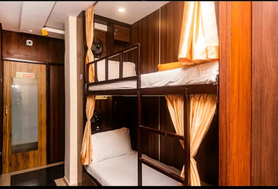 فندق Golden View Dormitory مومباي المظهر الخارجي الصورة