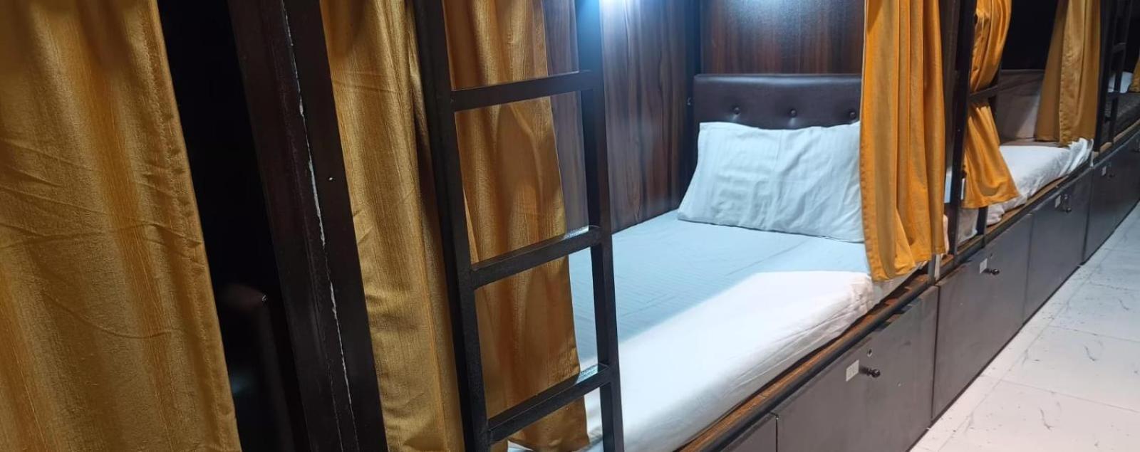 فندق Golden View Dormitory مومباي المظهر الخارجي الصورة