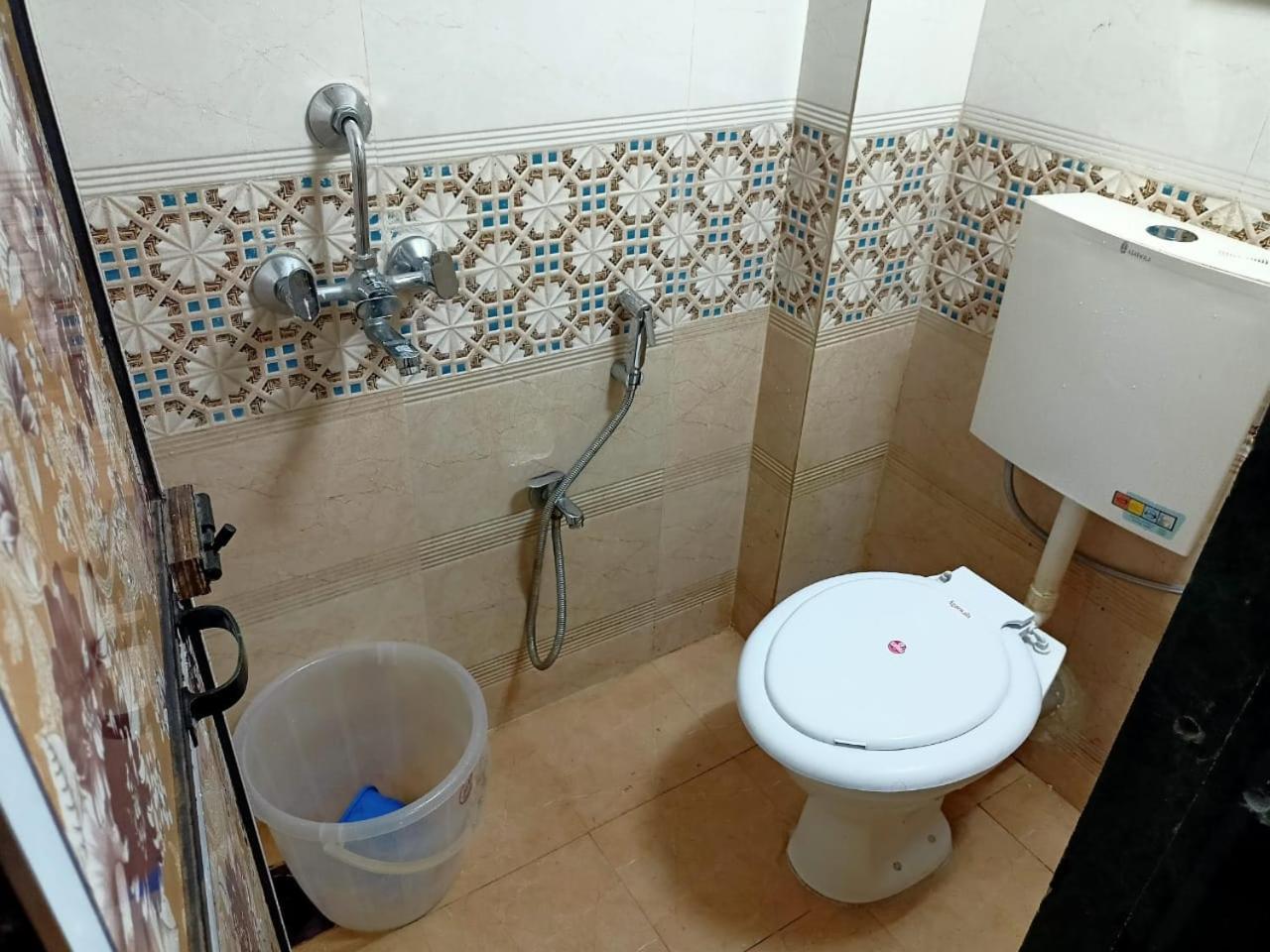 فندق Golden View Dormitory مومباي المظهر الخارجي الصورة