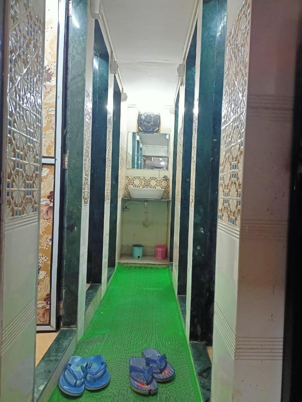فندق Golden View Dormitory مومباي المظهر الخارجي الصورة