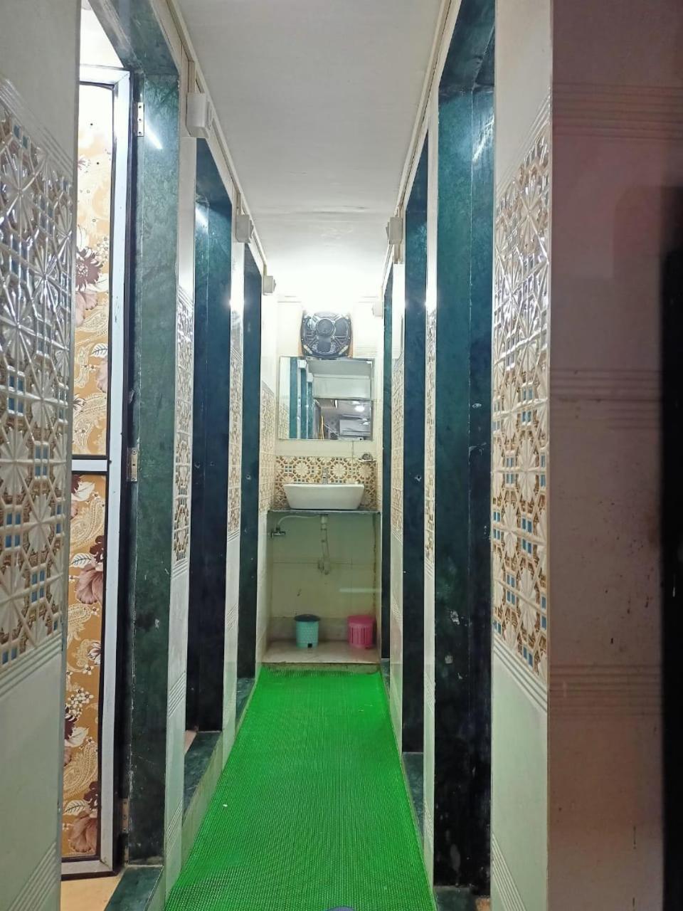 فندق Golden View Dormitory مومباي المظهر الخارجي الصورة